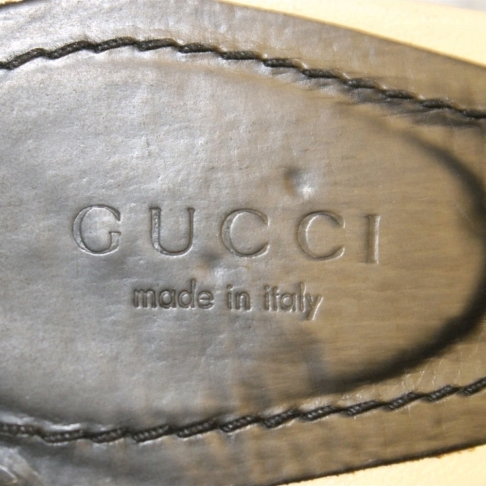 Gucci Slides Womens Size 8.5 B Embossed Leather Buckle Sandals Italy Shoes - Picture 12 of 16